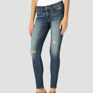 Levi Denizen low rise jeggings  size 3 (26 waist)